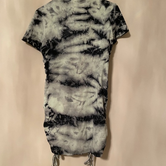 Missguided ruched tie dye dress - Picture 3 of 6